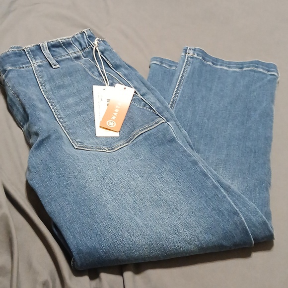 78&Sunny Scenic Route Slim Cropped Jean - Picture 8 of 8